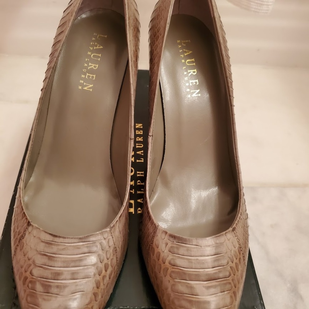 NWOT Ralph Lauren Aabrina Taupe Matte Snake Shoes